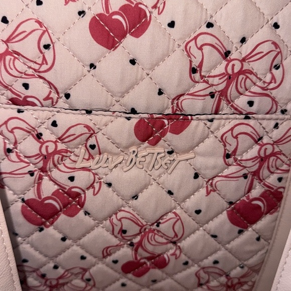 NWT Betsy Johnson Large Pink & Red cherries, coquette Weekender Bag 🎀🍒🎀🍒🎀🍒🎀🍒🎀 - Picture 2 of 10